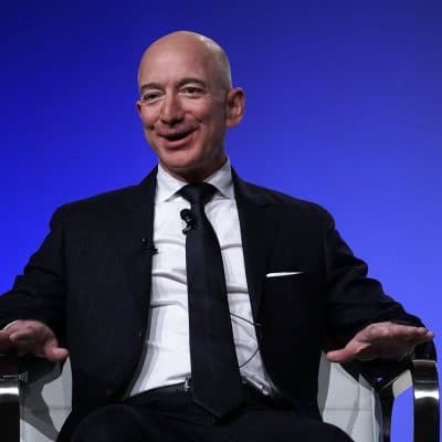 Jeff Bezos sẽ từ chức CEO Amazon