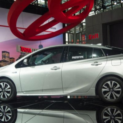 Toyota đã nhận định sai về xe điện, giờ họ muốn kéo dài 'sự sống' của xe xăng